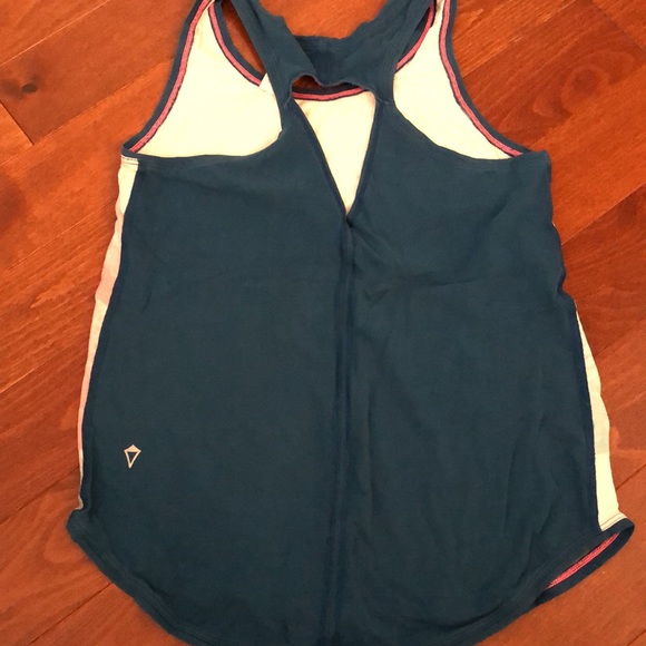 Girls Ivivva shirt - Picture 2 of 2